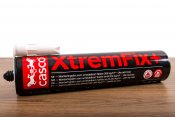 Casco XtremFix+ - ett elastiskt och mycket starkt lim för montering av takvingar / frontspoilers.